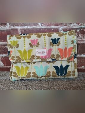 Primrose Hill London Lotus Flower Trifold Hanging Valet Travel Cosmetic Toiletry